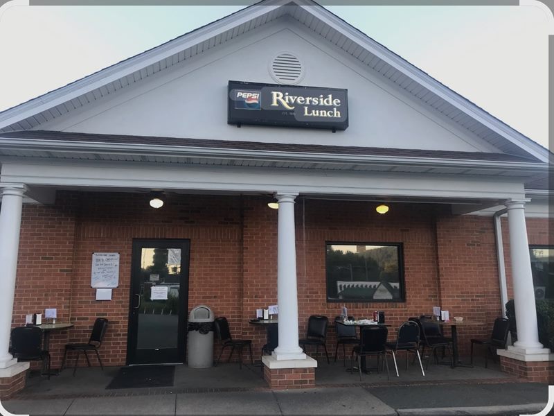 Riverside Lunch exterior